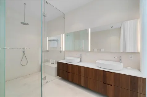 1041 W 48th Street Miami Beach FL 33140