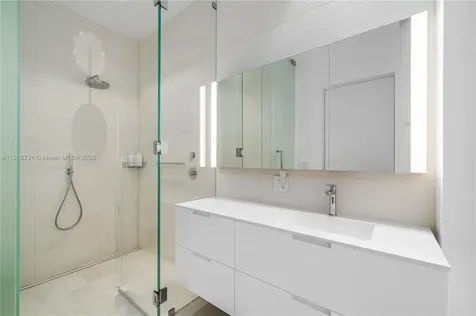 1041 W 48th Street Miami Beach FL 33140