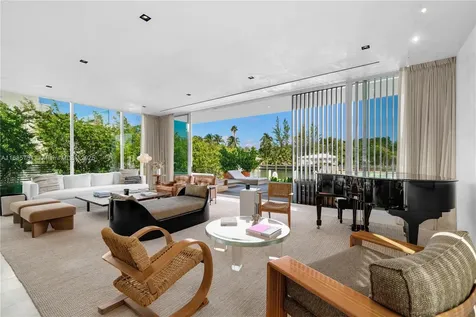 1041 W 48th Street Miami Beach FL 33140