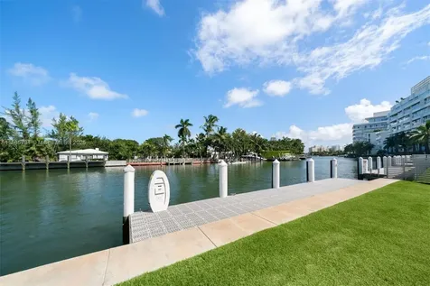1041 W 48th Street Miami Beach FL 33140