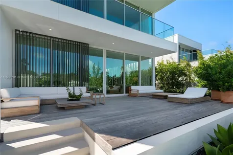 1041 W 48th Street Miami Beach FL 33140