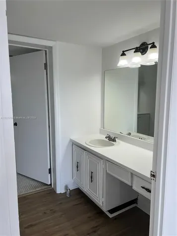 498 NW 165th Street Road Miami FL 33169