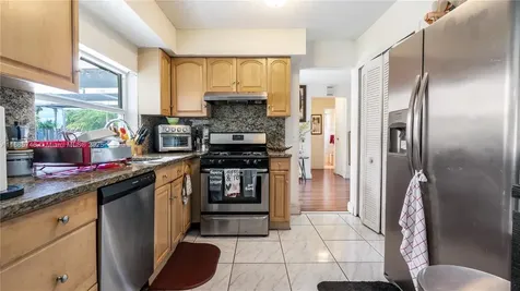 3561 NW 113th Terrace Sunrise FL 33323