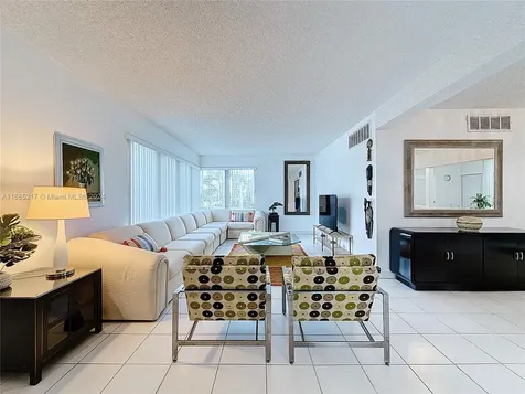 10081 W Bay Harbor Drive Bay Harbor Islands FL 33154