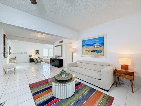 10081 W Bay Harbor Drive Bay Harbor Islands FL 33154