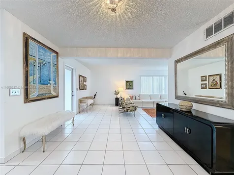 10081 W Bay Harbor Drive Bay Harbor Islands FL 33154