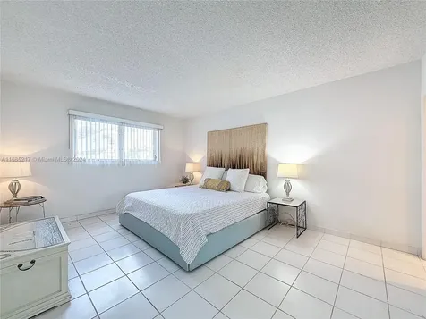 10081 W Bay Harbor Drive Bay Harbor Islands FL 33154