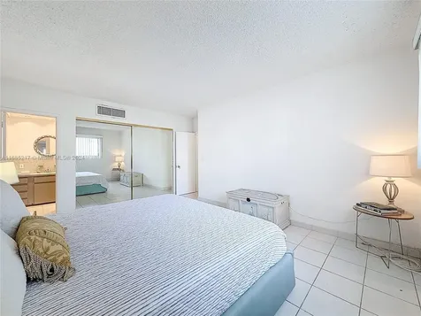 10081 W Bay Harbor Drive Bay Harbor Islands FL 33154