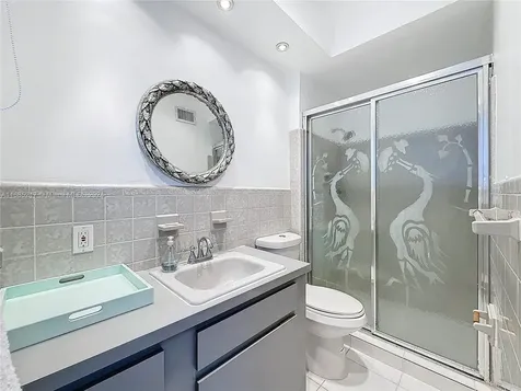 10081 W Bay Harbor Drive Bay Harbor Islands FL 33154