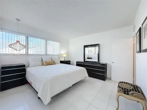 10081 W Bay Harbor Drive Bay Harbor Islands FL 33154