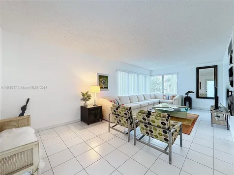 10081 W Bay Harbor Drive Bay Harbor Islands FL 33154