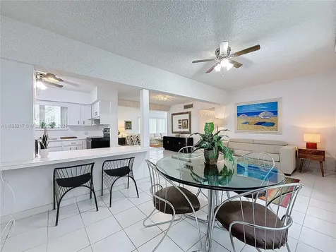 10081 W Bay Harbor Drive Bay Harbor Islands FL 33154
