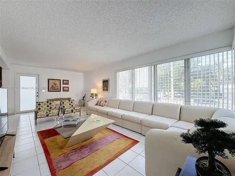 10081 W Bay Harbor Drive Bay Harbor Islands FL 33154