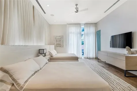 271 N Hibiscus Drive Miami Beach FL 33139