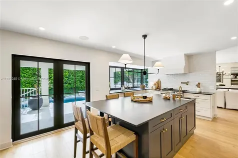 7185 E Lago Drive Coral Gables FL 33143