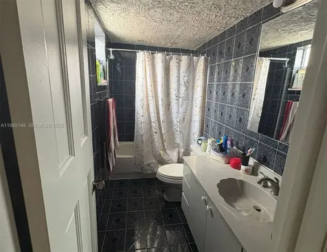 6055 W 19th Avenue Hialeah FL 33012