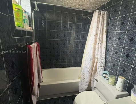 6055 W 19th Avenue Hialeah FL 33012