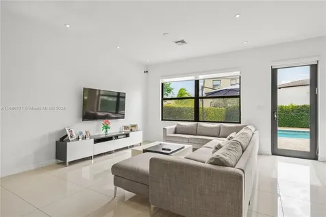 864 NE 193rd Terrace Miami FL 33179