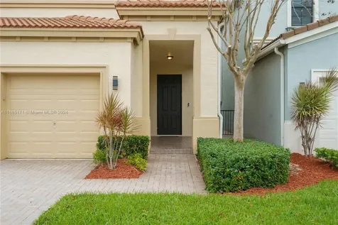 864 NE 193rd Terrace Miami FL 33179