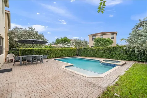 864 NE 193rd Terrace Miami FL 33179