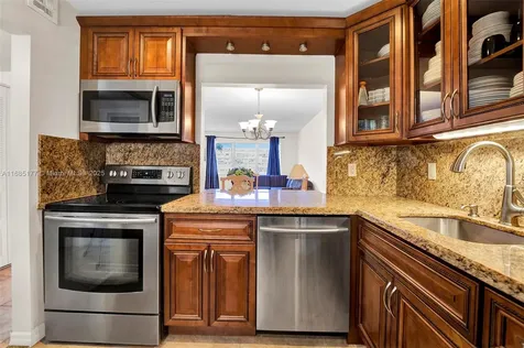 410 SE 2nd Street Hallandale Beach FL 33009