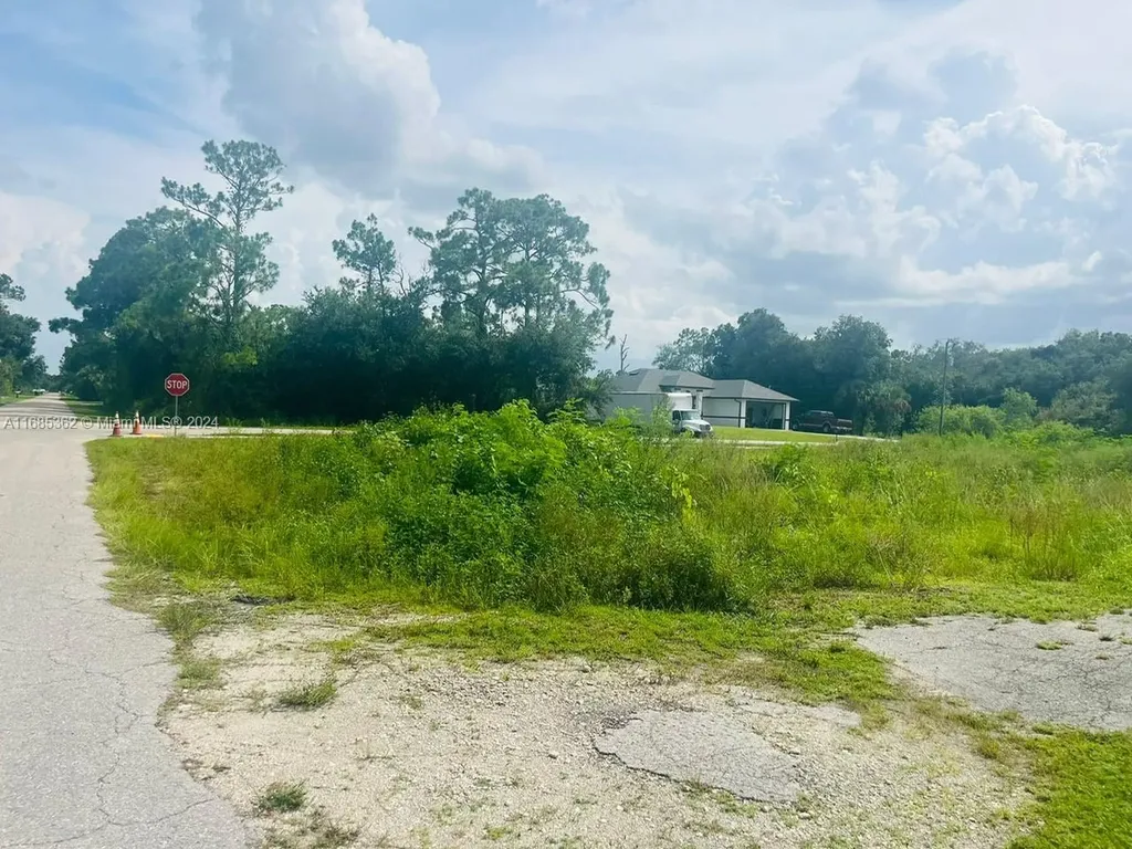 805 E 6 Street Lehigh Acres FL 33972