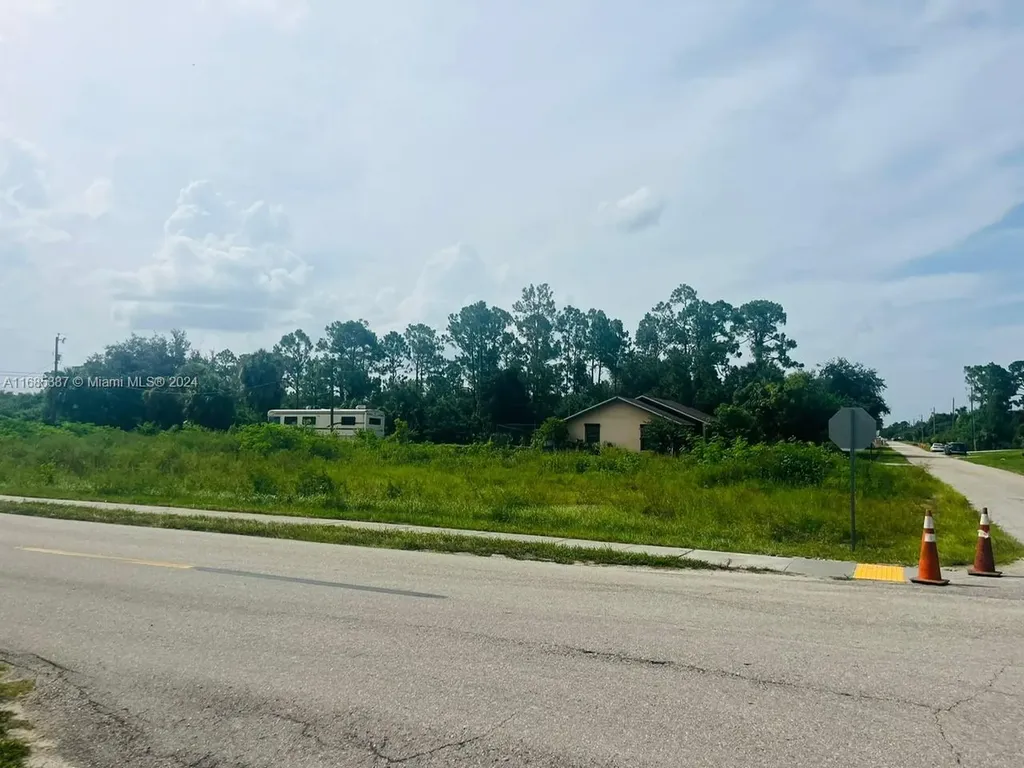 601 Lake Avenue Lehigh Acres FL 33972