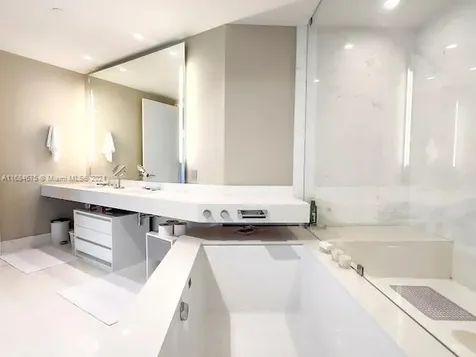 18555 Collins Avenue Sunny Isles Beach FL 33160