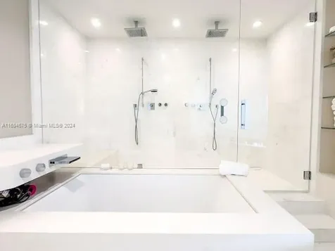 18555 Collins Avenue Sunny Isles Beach FL 33160