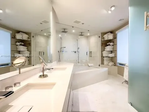 18555 Collins Avenue Sunny Isles Beach FL 33160