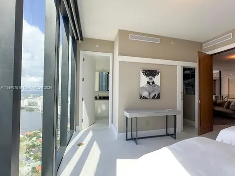 18555 Collins Avenue Sunny Isles Beach FL 33160