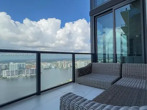 18555 Collins Avenue Sunny Isles Beach FL 33160