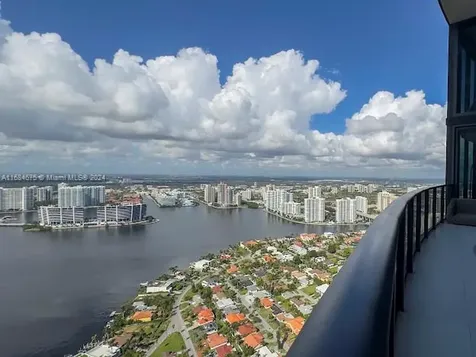 18555 Collins Avenue Sunny Isles Beach FL 33160