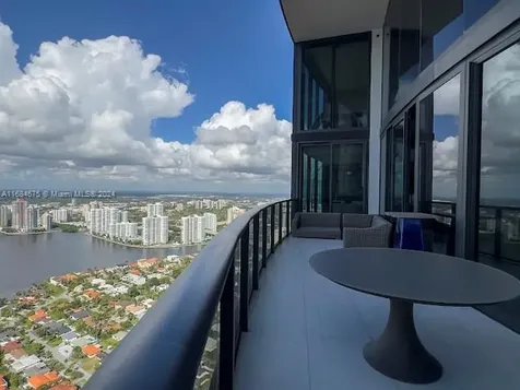 18555 Collins Avenue Sunny Isles Beach FL 33160