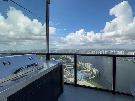 18555 Collins Avenue Sunny Isles Beach FL 33160