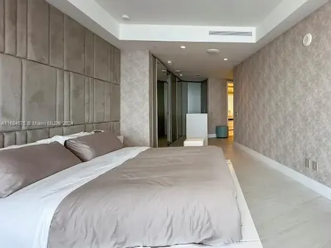18555 Collins Avenue Sunny Isles Beach FL 33160