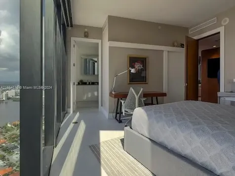 18555 Collins Avenue Sunny Isles Beach FL 33160