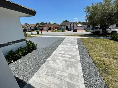 1260 SW 142nd Court Miami FL 33184