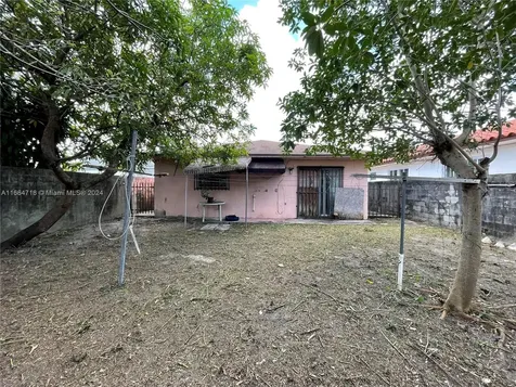 239 NW 57th Court Miami FL 33126