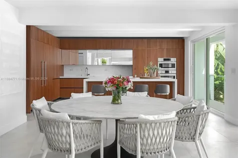 945 Mariner Drive Key Biscayne FL 33149