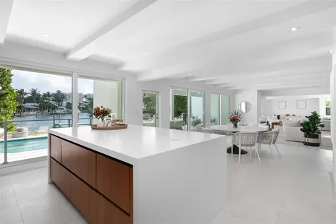 945 Mariner Drive Key Biscayne FL 33149