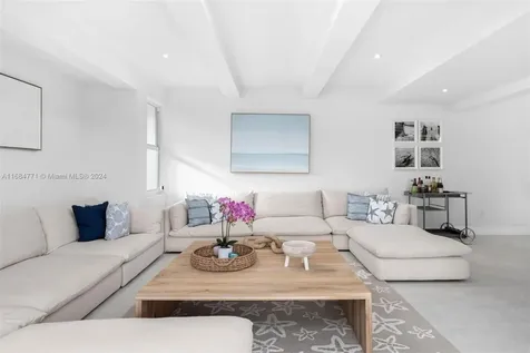 945 Mariner Drive Key Biscayne FL 33149