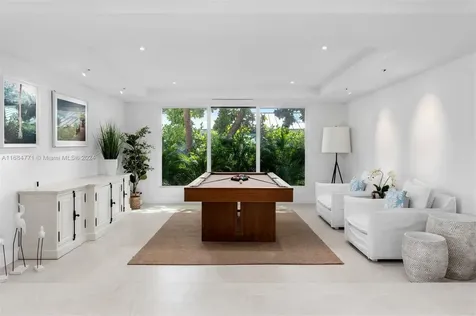 945 Mariner Drive Key Biscayne FL 33149