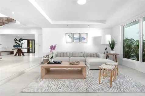 945 Mariner Drive Key Biscayne FL 33149