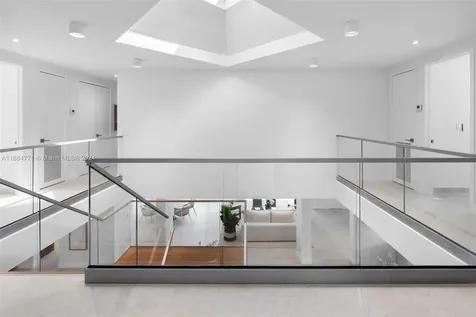 945 Mariner Drive Key Biscayne FL 33149