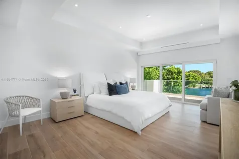 945 Mariner Drive Key Biscayne FL 33149