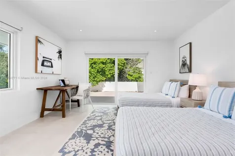 945 Mariner Drive Key Biscayne FL 33149