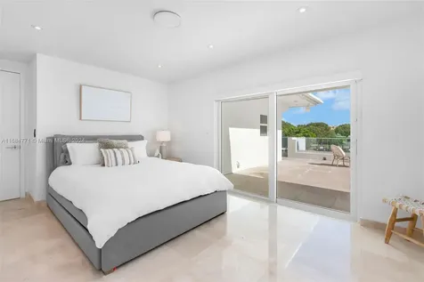 945 Mariner Drive Key Biscayne FL 33149