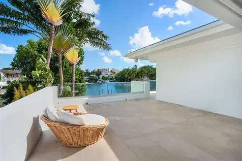 945 Mariner Drive Key Biscayne FL 33149