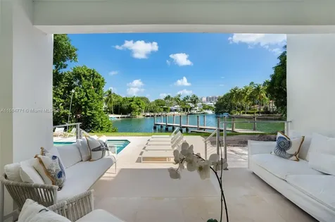 945 Mariner Drive Key Biscayne FL 33149